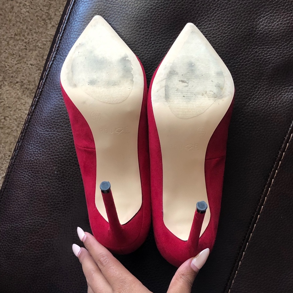 Red Pumps - Picture 4 of 4